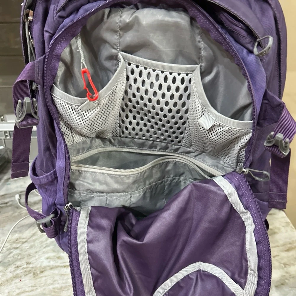 Osprey Nova 24/Seven Series Women’s Backpack Purple Laptop Pad Hiking Travel Bag - Picture 4 of 8